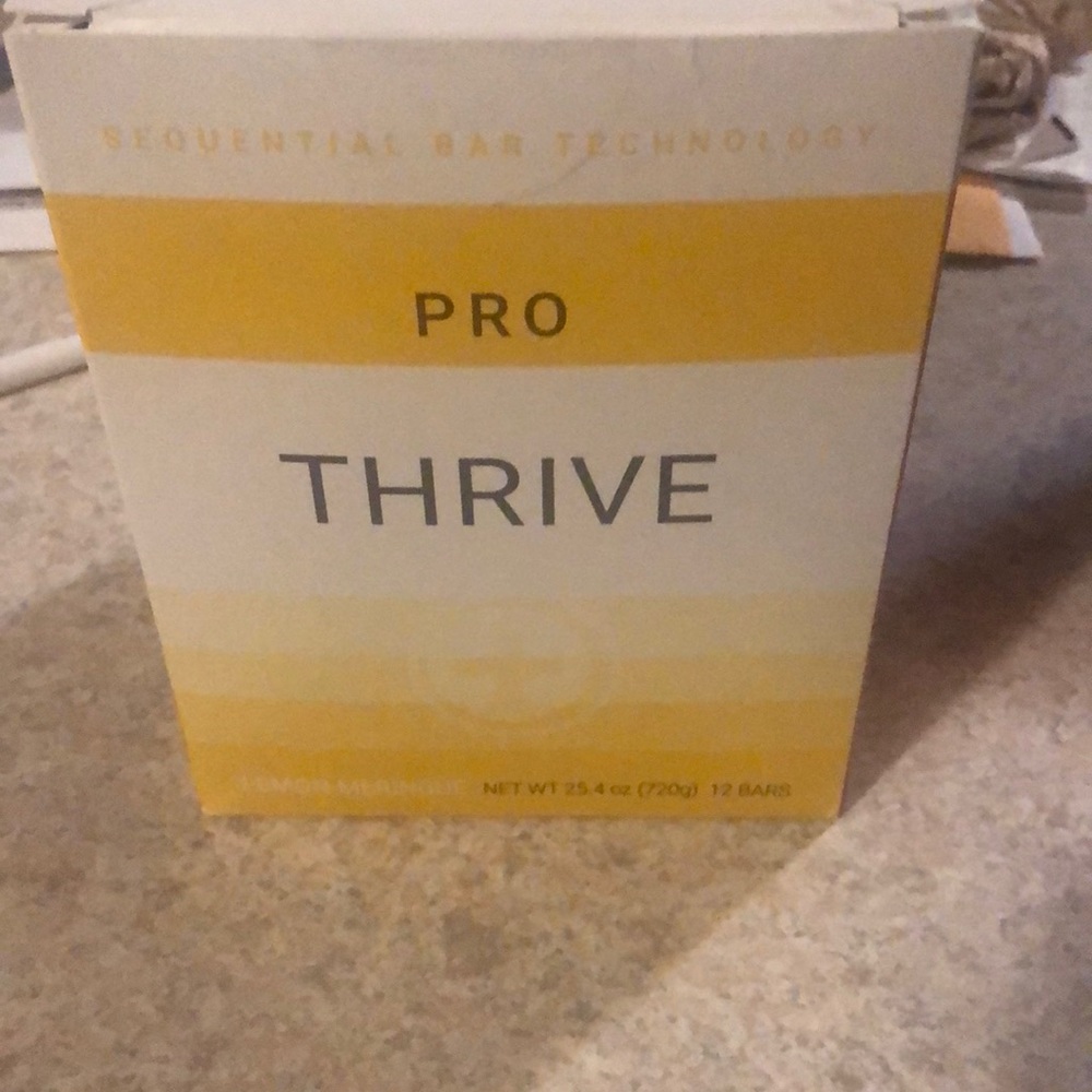 Level thrive lemon meringue bars